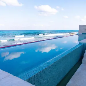 The Mint **** Isla Mujeres