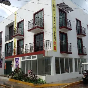 Isleno Hotel